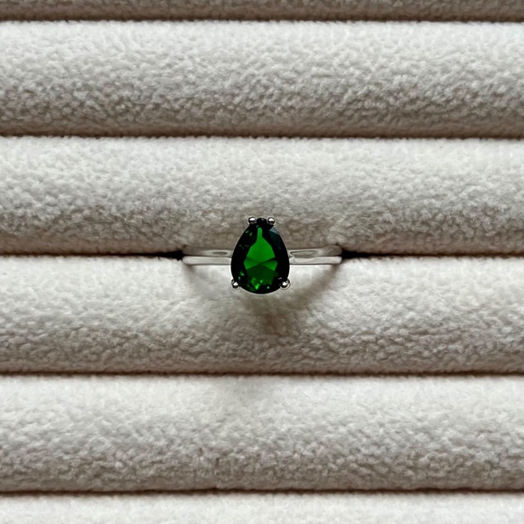 R010 | Emerald CZ Pear Cut Stone Ring - Picture 1 of 6
